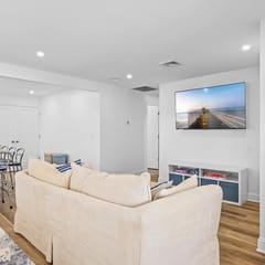 Newly Renovated 3br 2ba Rancher w Patio & Parking