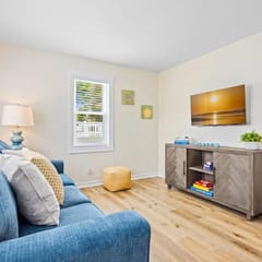 NEW! Modern 2BR Cottage in WW Crest - Sleeps 6