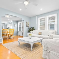 NEW 3br/2ba Beach Home 2.5 blks to Beach!