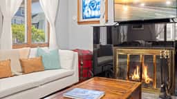 8BR Estate w 3 Decks, BBQ & Beach Views -Sleeps 20 - Image 4