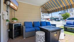 Modern 2BR Close to Beach - Great Outdoor Space - Image 2