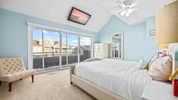 Beach Block 4BR Townhouse w/ Beach Views & Parking - Image 4