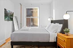 Rittenhouse Loft w/ City Views + Private Patio - Image 5