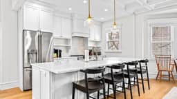 6BR Grand Beach Estate! Hot tub, Steps to Beach! - Image 3