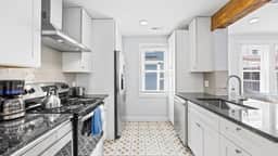 Charming Garden District Escape! Walk to Beach - Image 4
