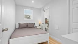 2br Condo Steps to Beach w Pool & Parking! - Image 4