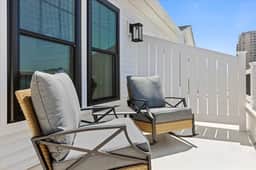 Coastal Comfort | 3BR Townhouse by Beach - Image 4