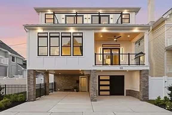 PURE LUXE Beach Block 5br Mansion - Image 1