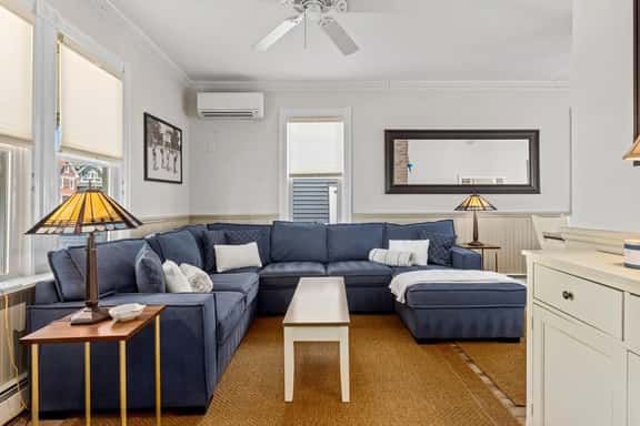 Charming North End OC Beach House 4BR/3BA - Image 1