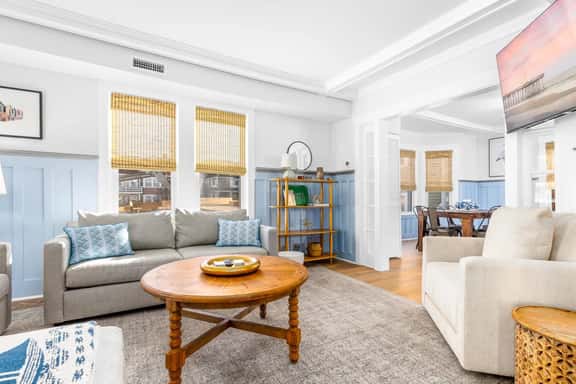 Spacious OC 5br + Den Steps to Beach and Boards - Image 1