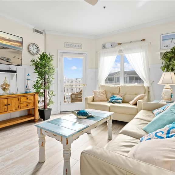 3BR Condo w/ Ocean Views! Steps to Beach + Parking - Image 1