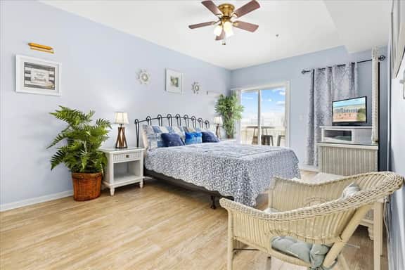 3BR Condo w/ Ocean Views! Steps to Beach + Parking - Image 5