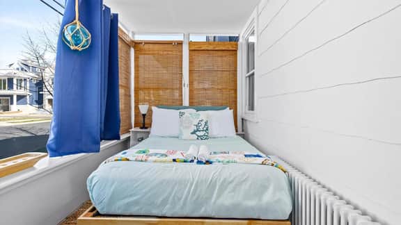 3BR Charming Beach Cottage | North End OC - Image 4