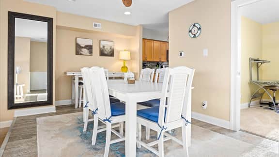 Beach Block 4BR Townhouse w/ Beach Views & Parking - Image 5