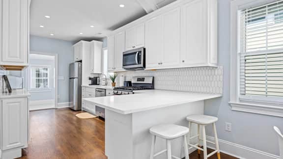 Private Balcony, Walk to Beach | 3bed/2bath 2nd FL - Image 2