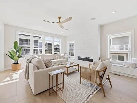 PURE LUXE Beach Block 5br Mansion - Image 2