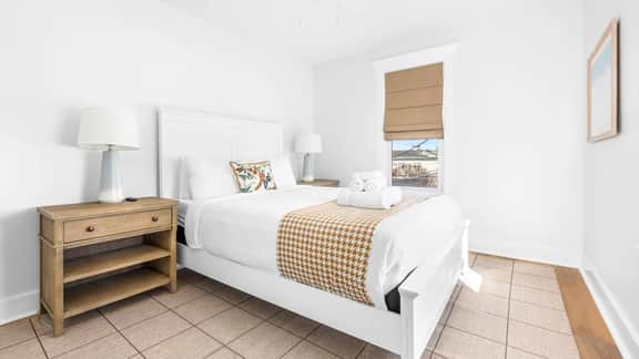 Spacious OC 5br + Den Steps to Beach and Boards - Image 4