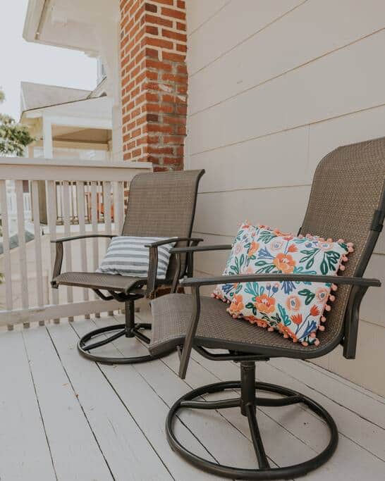 Walk to Beach! 3BR w/ Private Deck & Soaking Tub - Image 4