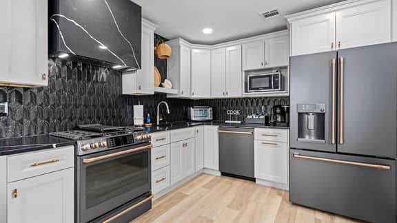 3BR Modern 2nd Floor Condo | Easy Walk to Beach! - Image 5