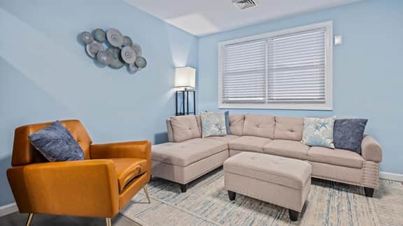 North WW 3BR Cottage Near Beach, Family-Friendly! - Image 3
