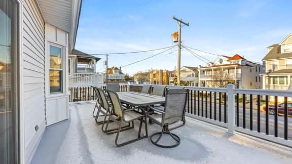 NEW 3BR - 2 Blocks OCNJ to Beach - Sleeps 10 - Image 2