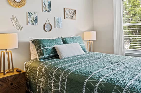 3BR Palm Bliss | Quiet AC North End + Backyard! - Image 3