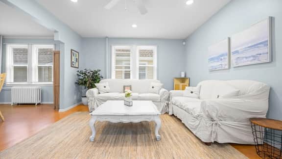 NEW 3br/2ba Beach Home 2.5 blks to Beach! - Image 5