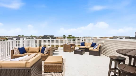 NEW Luxury Townhouse with Rooftop Deck - Image 5