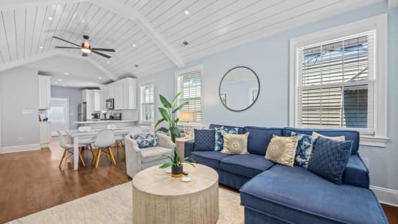 Private Balcony, Walk to Beach | 3bed/2bath 2nd FL - Image 1