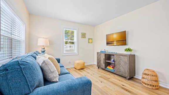 NEW! Modern 2BR Cottage in WW Crest - Sleeps 6 - Image 1
