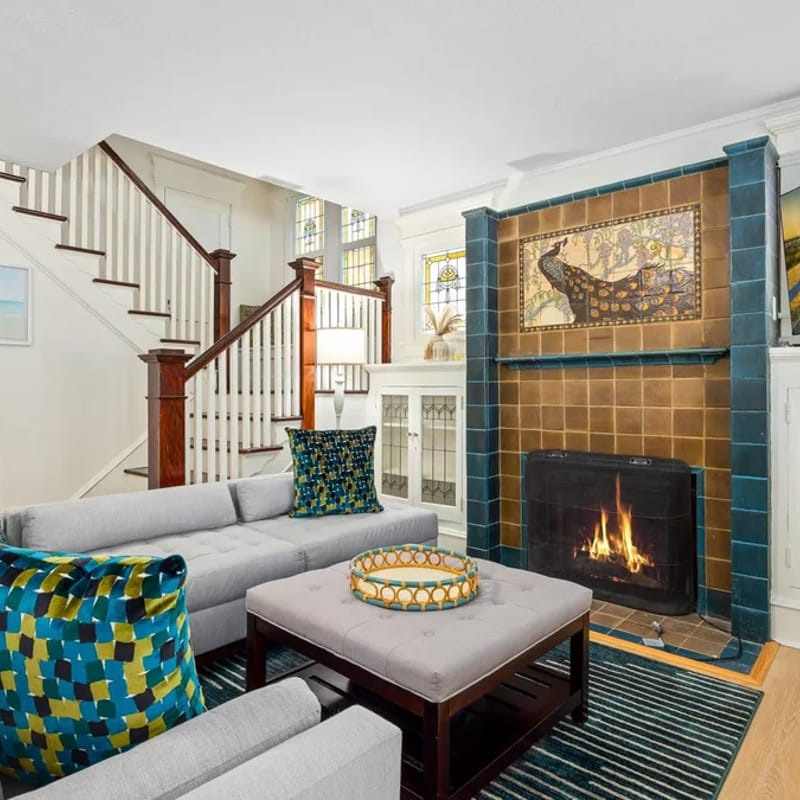 Sleeps 16 All Redone w Yard 1 block to Beach