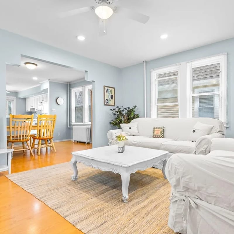 NEW 3br/2ba Beach Home 2.5 blks to Beach!